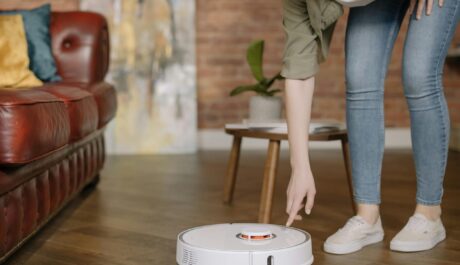 Clean Floor Pride: How Vacuum Robot Users Are Rocking the Content Game