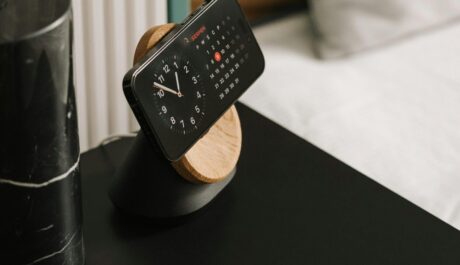 Snap On Desk Setup: How MagSafe Gadgets and Social Strudel Are Redefining Workspaces