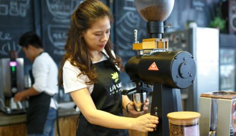 How Barista Teams Can Brew Bigger Wins with House Recipes and Service Moments