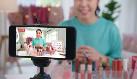 Amazon Affiliate vs Influencer: Which Path is Right for You?